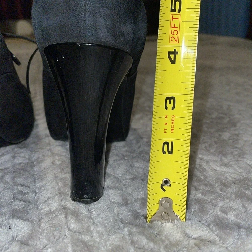 Nine West Black‎ Heels with Peek A Boo Bow Ties.  Size 9.